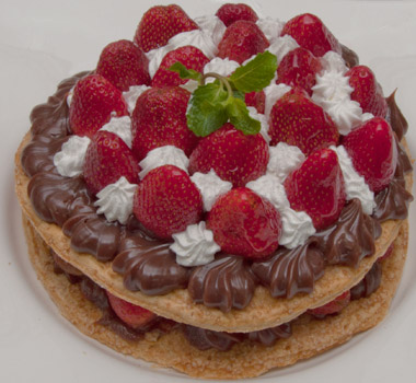 torta-mil-folhas-de-chocolate-com-morango.jpg
